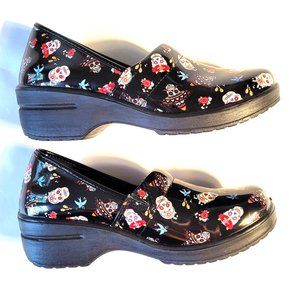 NEW EASY STREET CLOGS SUGAR SKULLS SLIP RESISTANT SIZE 10M BLACK